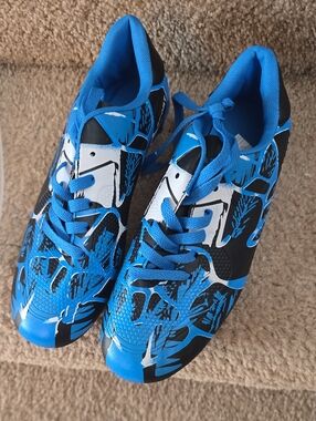 Kids Athletic Soccer Lace-Up Cleats  in Blue, White and Black Size 8.5